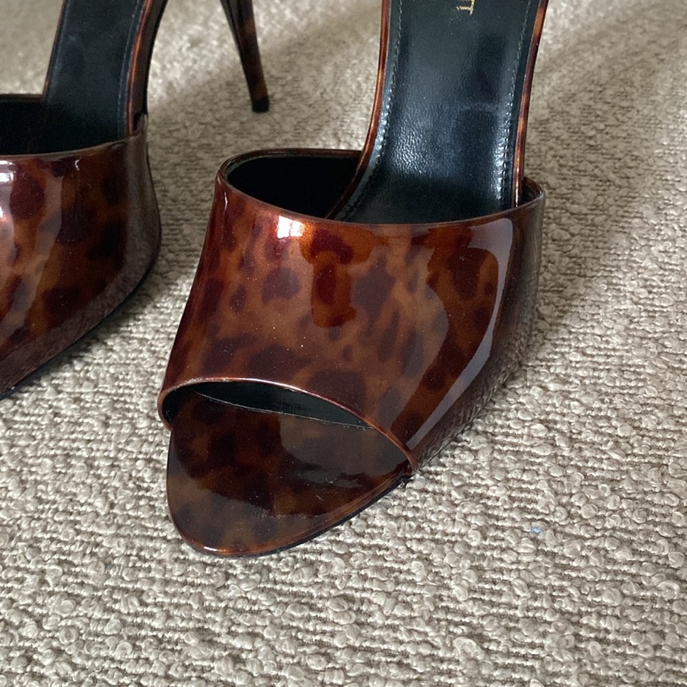 Saint Laurent Patent Leather Printed Heels - Picture 3 of 5